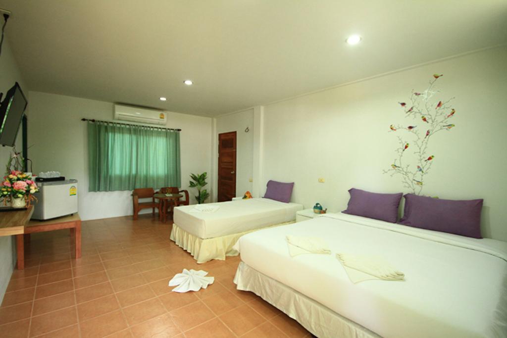 J.Holiday Inn Krabi town Oda fotoğraf