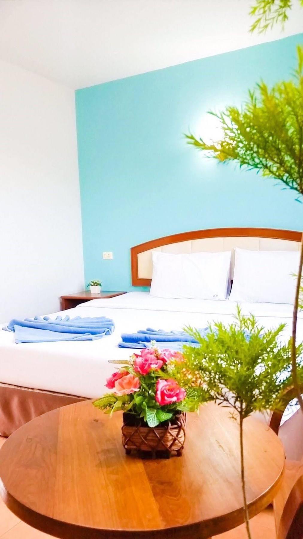 J.Holiday Inn Krabi town Dış mekan fotoğraf